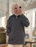 Grau Oversized Hoodie Model 1