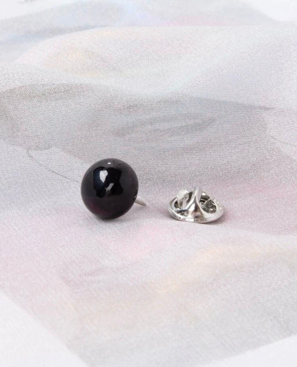 Black Hijab-Button Pin